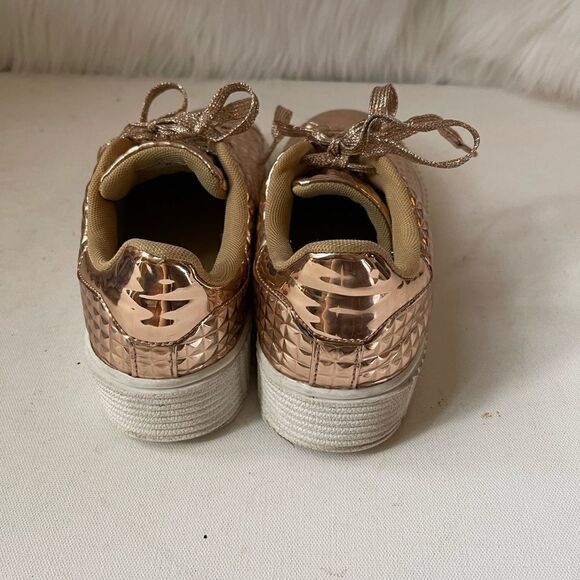 Herstyle Stacey Rose gold low top lace up sneakers size 8 - Picture 3 of 10